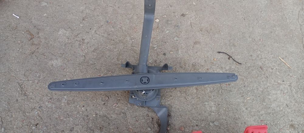 Zmywarka Whirlpool części śmigło dolne zraszacz , spryskiwacz kanał