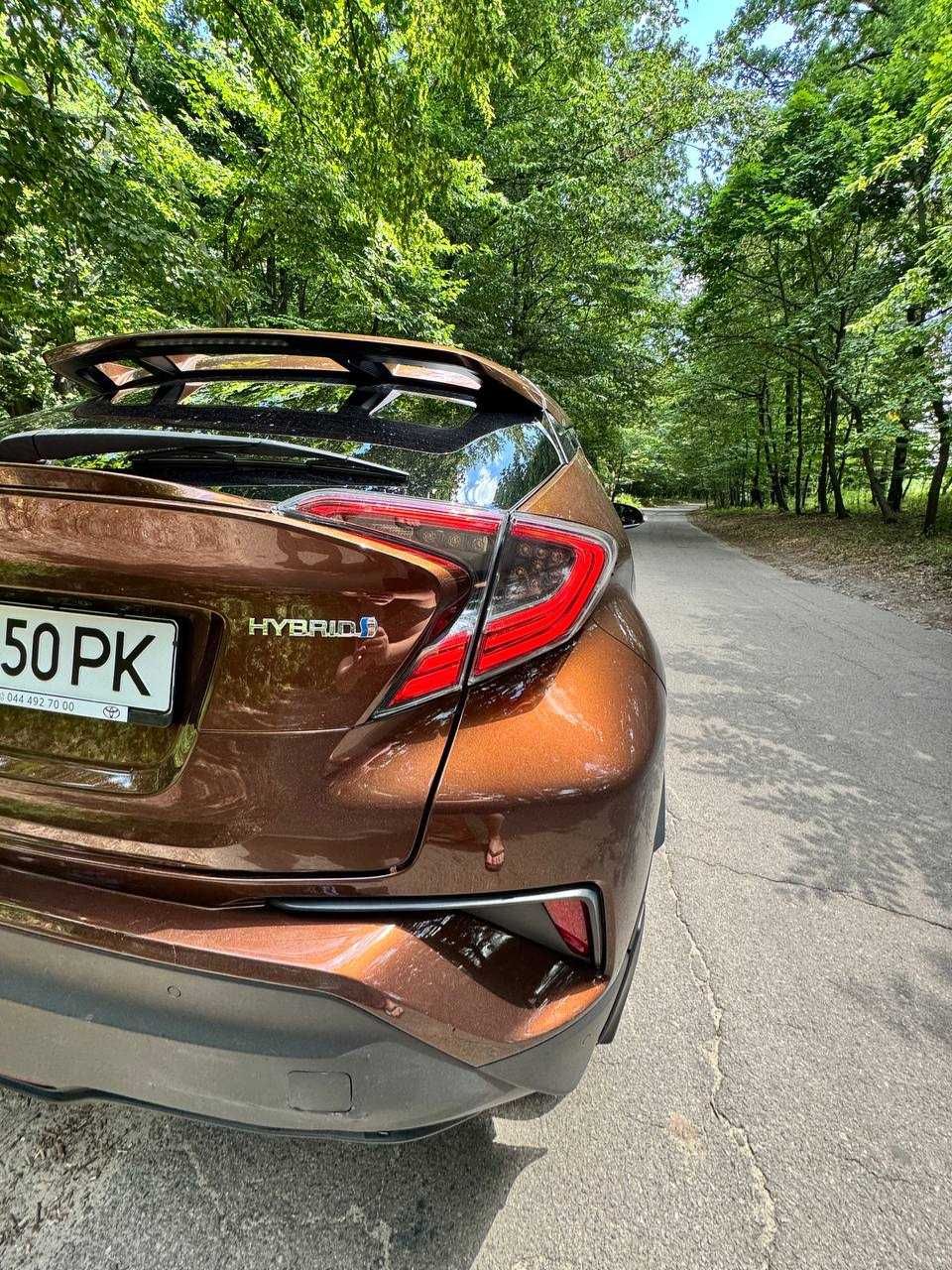 Toyota C-HR гібрид 2018