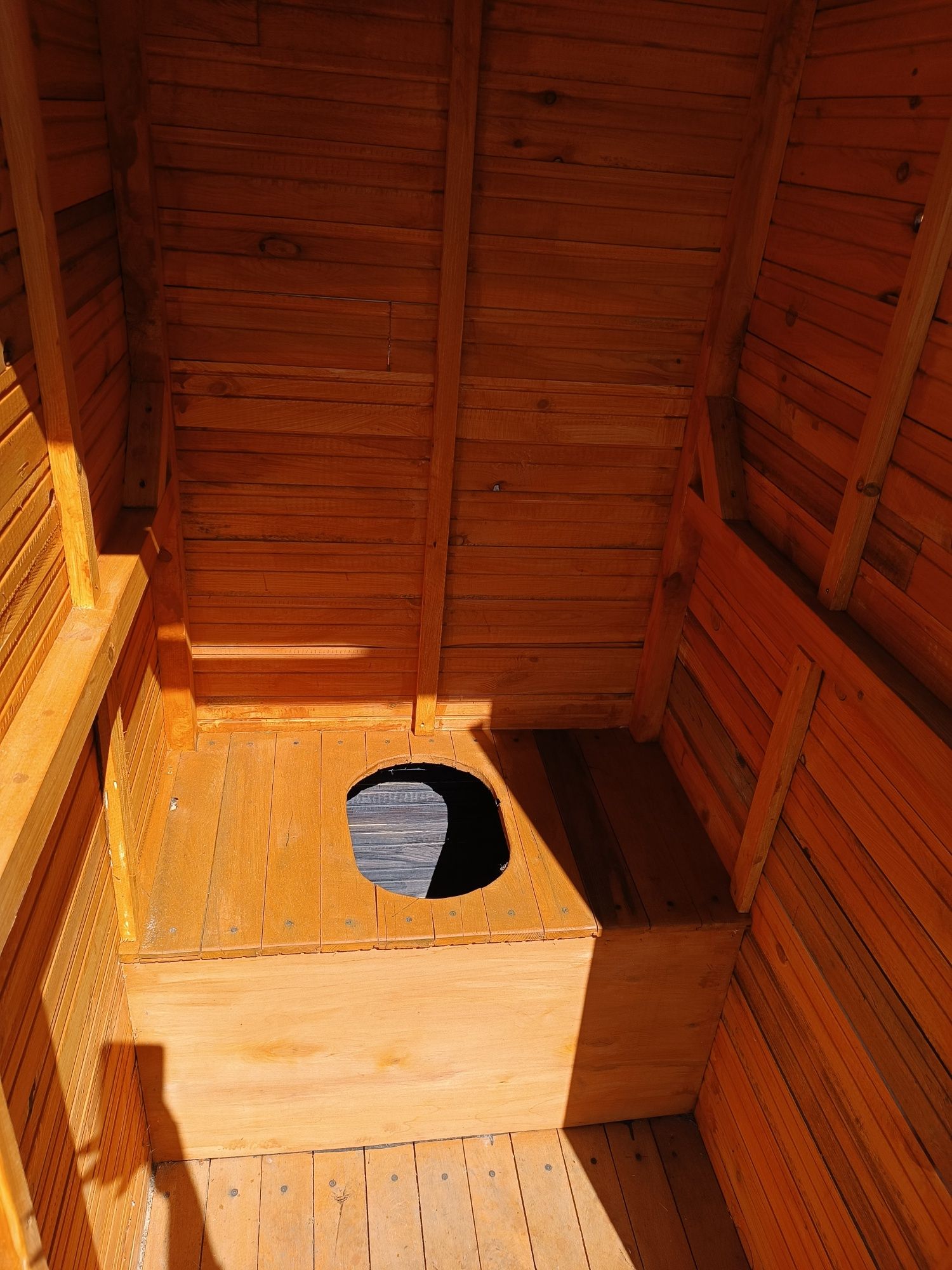 Kibelek WC wychodek nowy drewniany na budowę