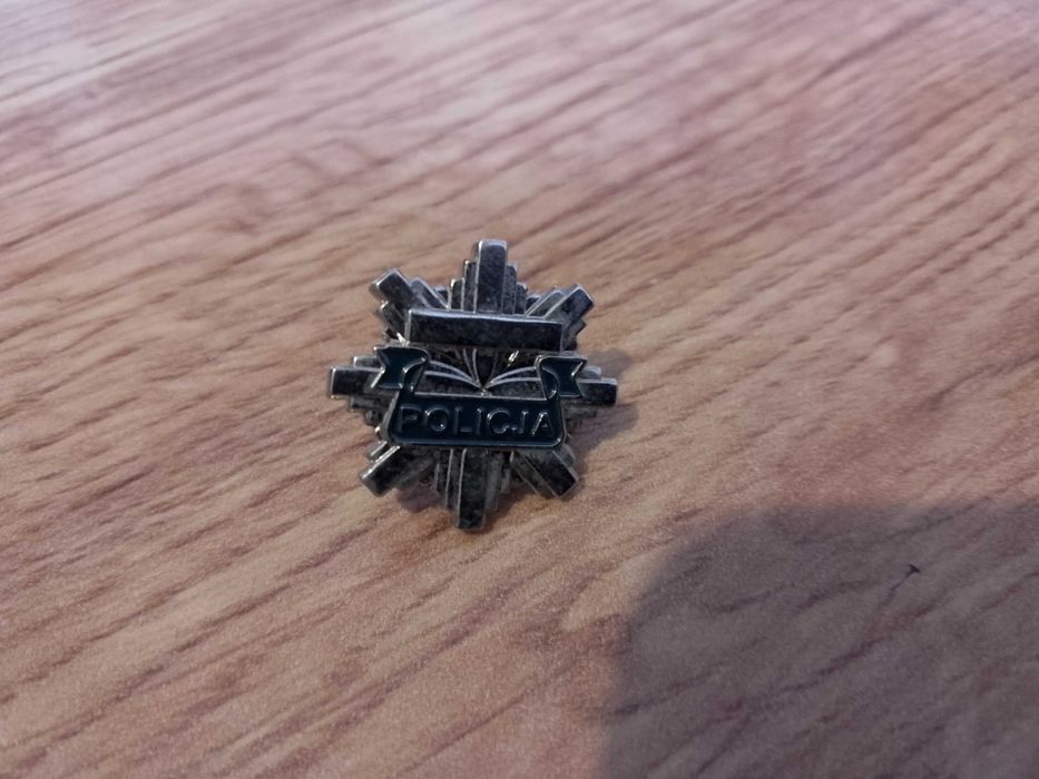 stara przypinka  wpinka odznaka policja