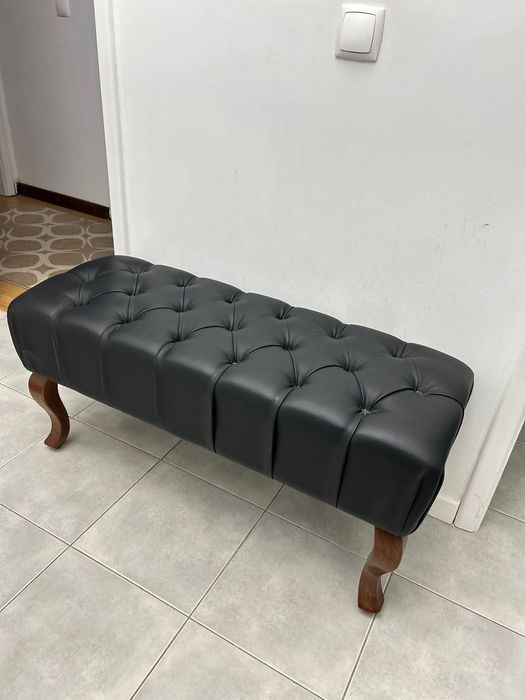 Cadeirão em Couro e Madeira