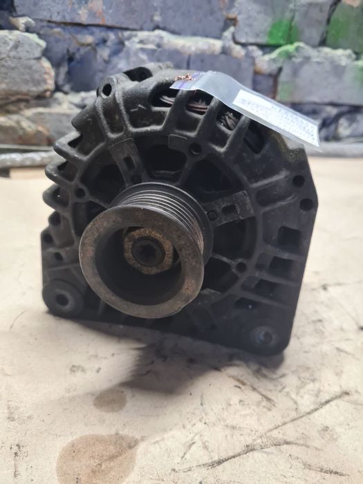 Генератор Renault Trafic Vivaro Megane Scenic Laguna Kango 8200495305