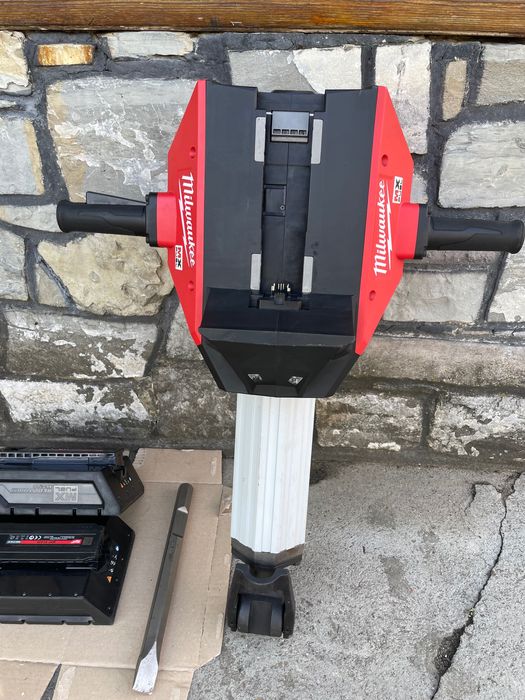 Milwaukee MXF DH2528 H/Акумуляторний відбійний молоток мілвоке