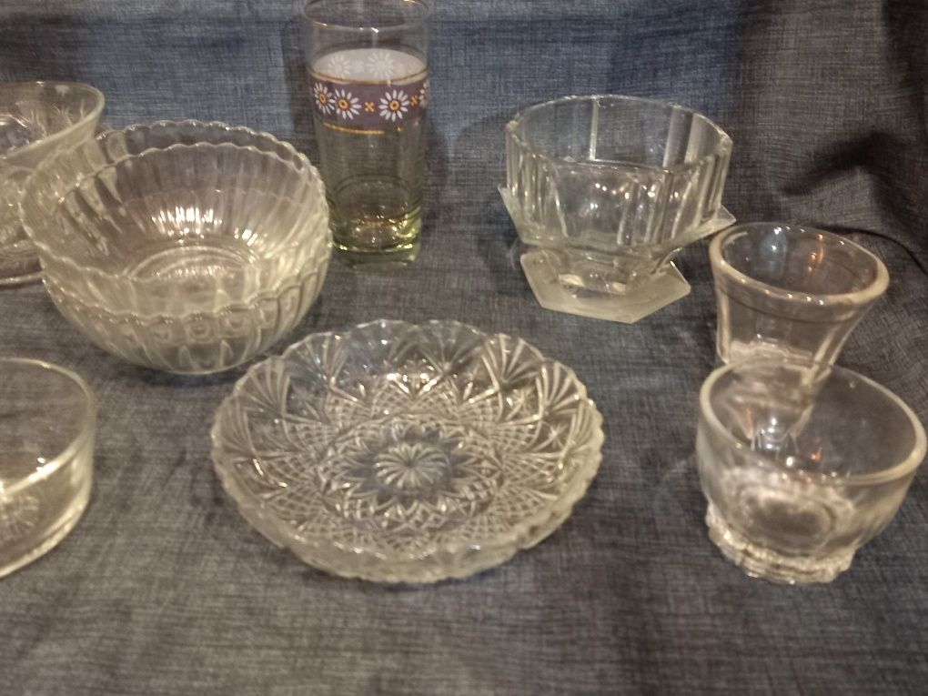 14 peças - Taças e copos antigos de vidro