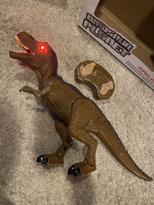 Robo Dinossauro com comando