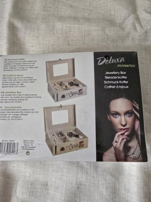 Szkatułka na biżuterie