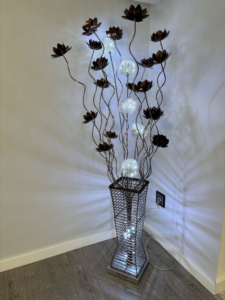 Candeeiro decorativo com luzes