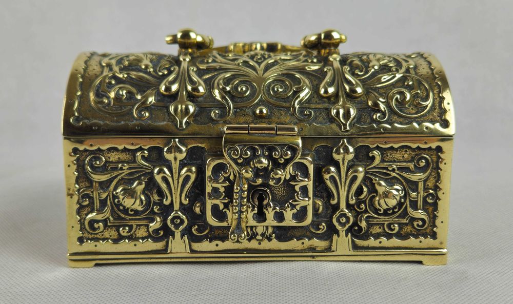 Piękna stylowa mosiężna szkatułka w kształcie kufra z Francji