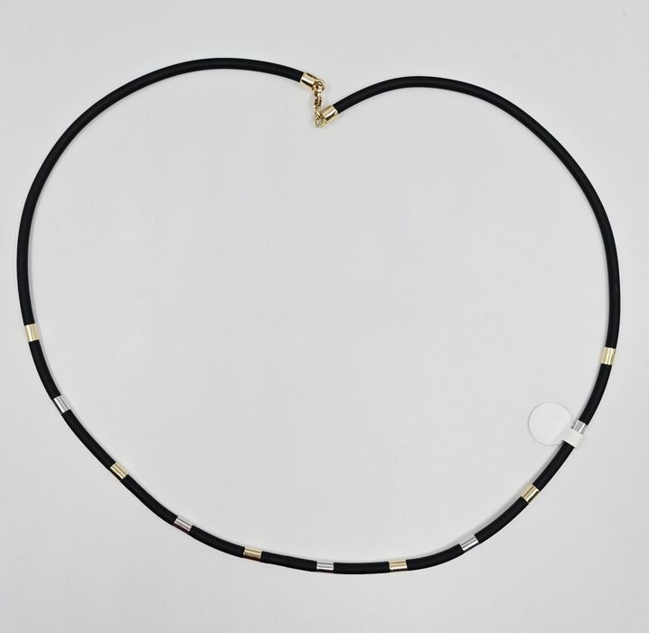 Naszyjnik na kauczuku ze złotymi elementami próba 585 14k 
- Waga: g