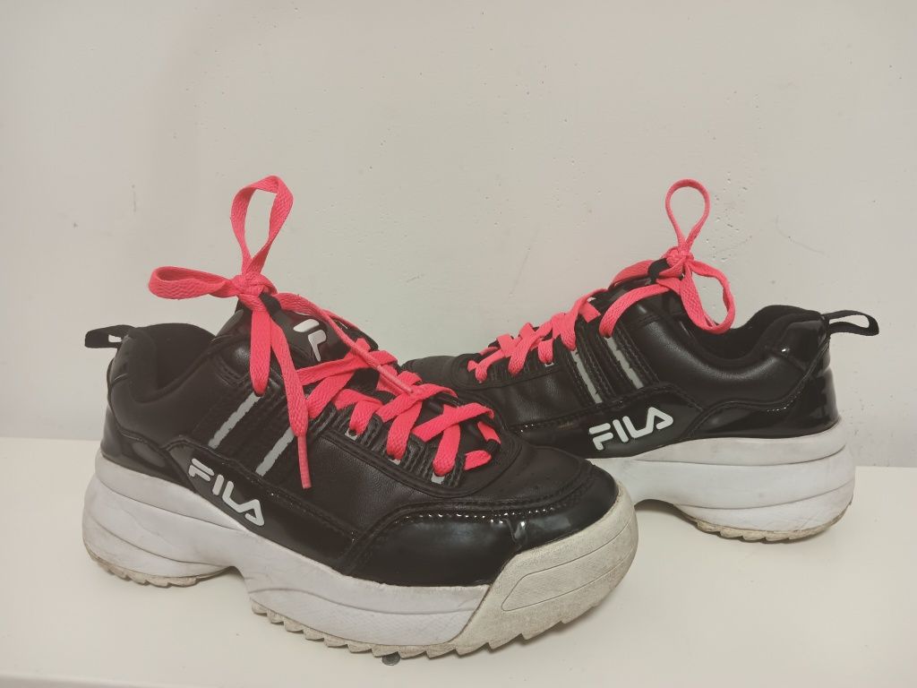 Sneakersy damskie Fila 37 czarne z biała platforma