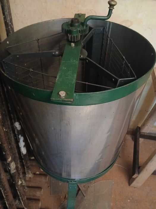 Miodarka - wirówka do miodu