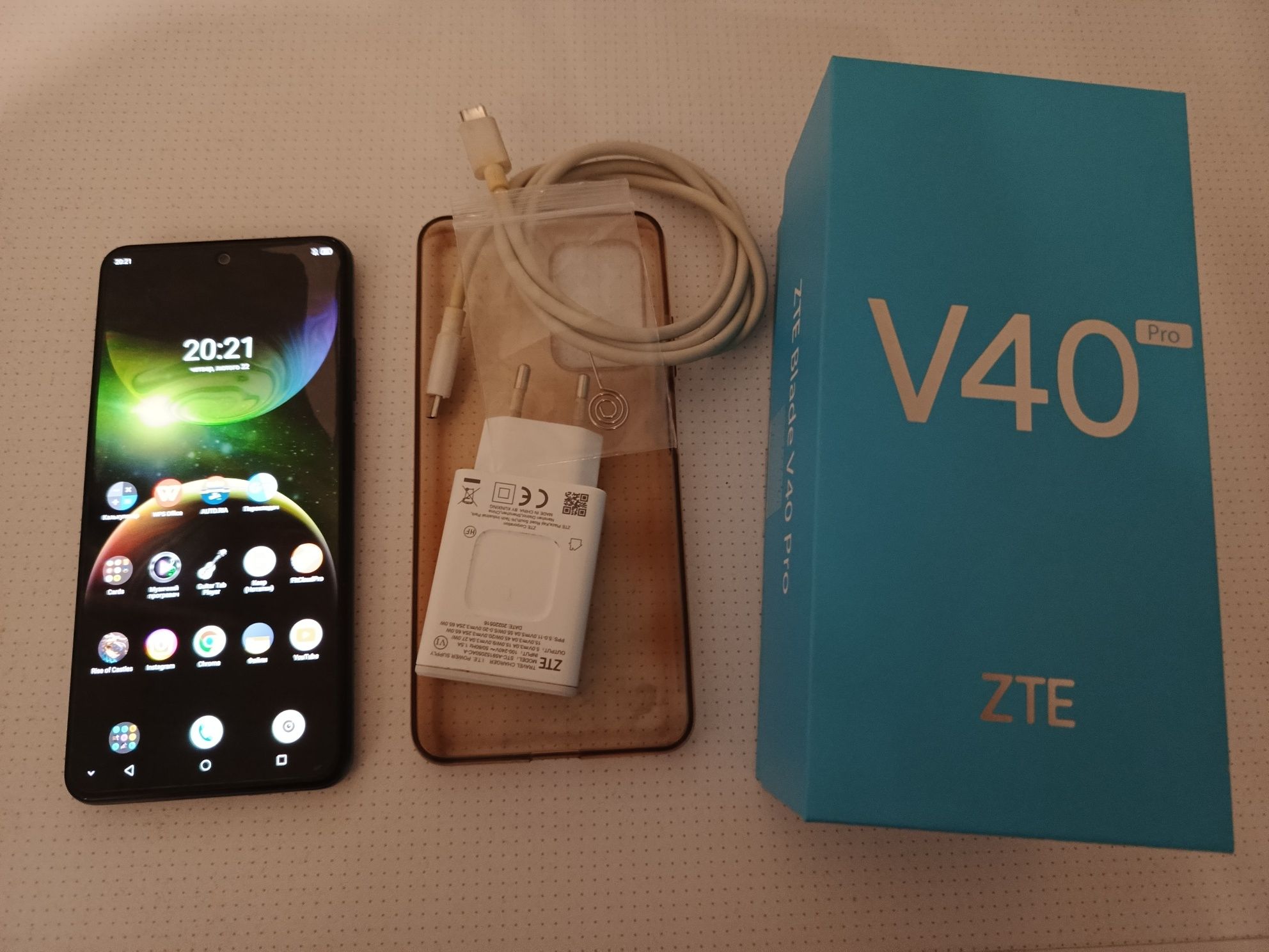 ZTE V40 pro 6/128 2022г.