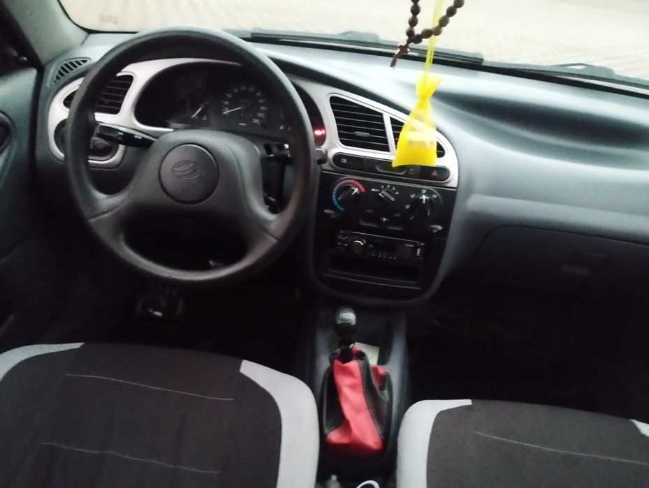 Автомобіль ЗАЗ Сенс 2011 року