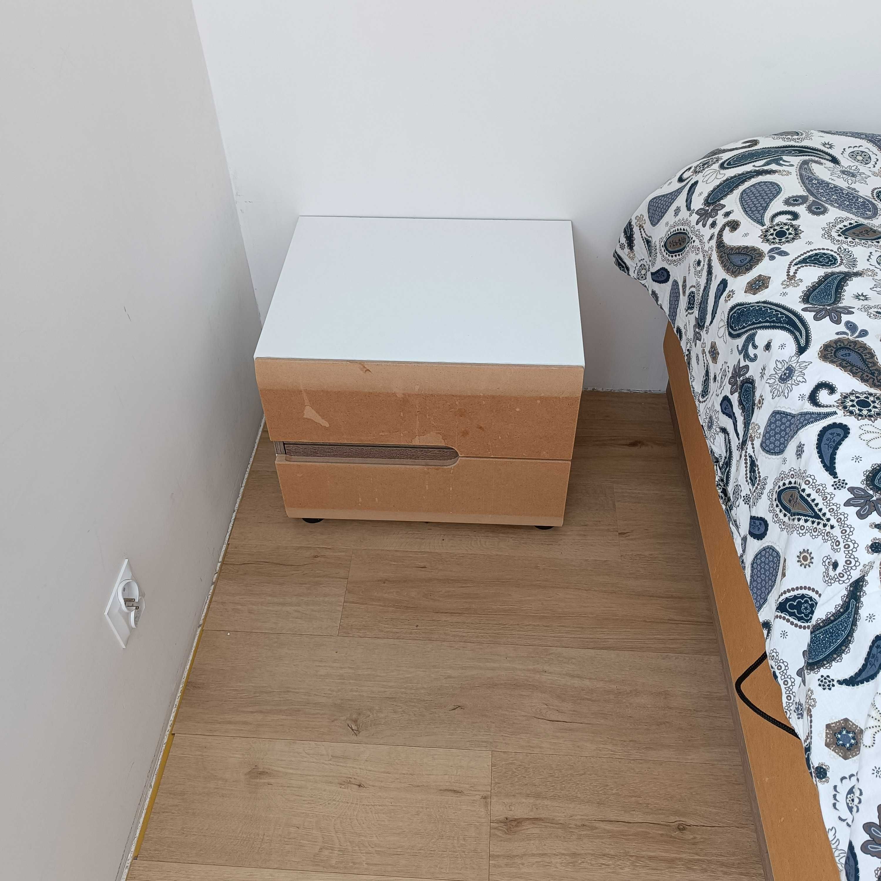 Łóżko 160x200 z pojemnikiem  + materac Janpol + szafka nocna