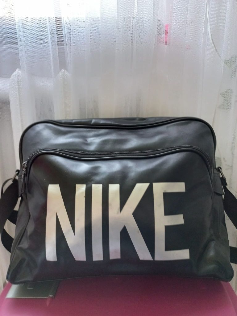 Torba nike na ramię skórzana