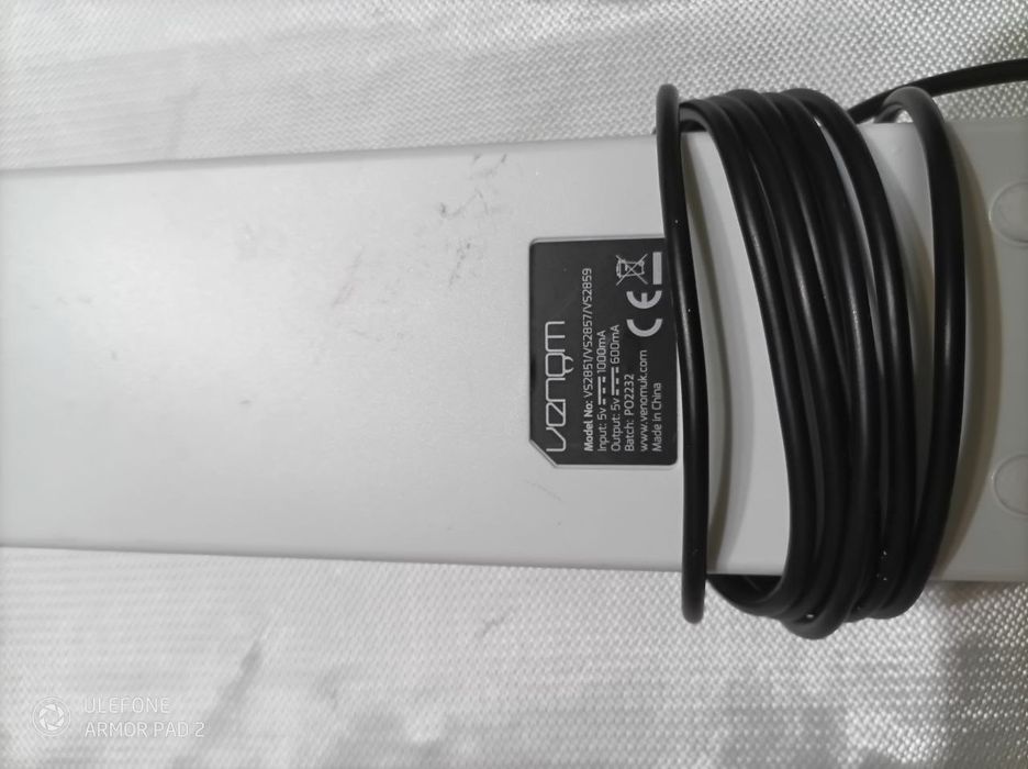 Док-станция зарядная Venom для геймпадов XBOX One, белая