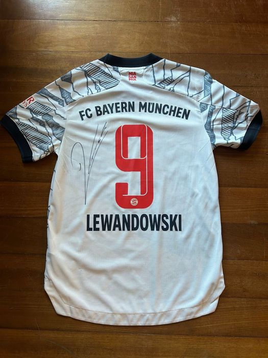 Camisola autografada por Lewandowski 20/21