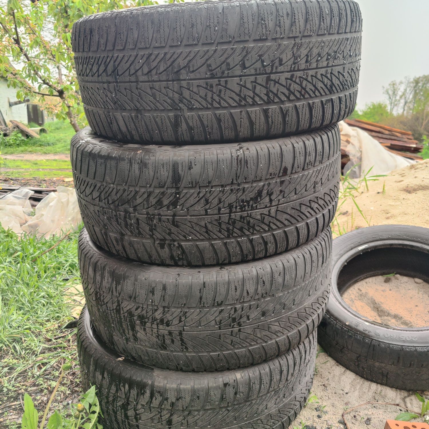 Шини goodyear 285/45r20 зима