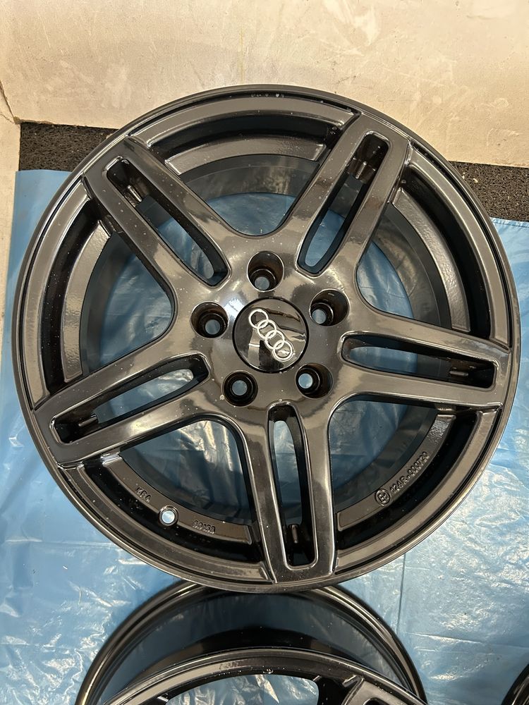 183 Felgi Aluminiowe AUDI R 16 5x112 otwór 66,6 Bardzo Ładne Czarne