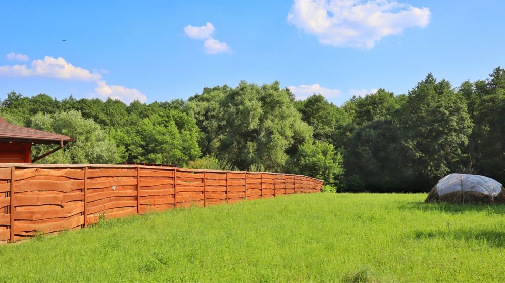 Продаж будинку зі зрубу (карпатська смерека), с. Мала Бугаївка.