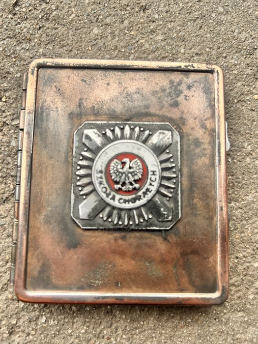 Papierośnica sygnowana