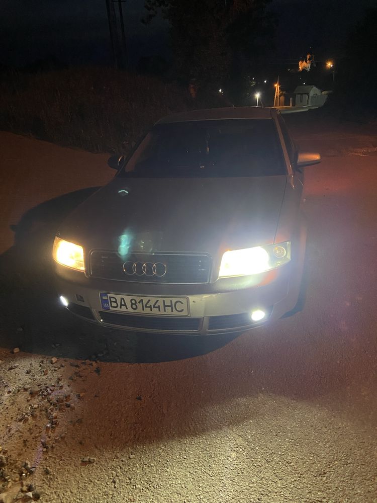Ауді а4 б6 , 2.4 бензин.