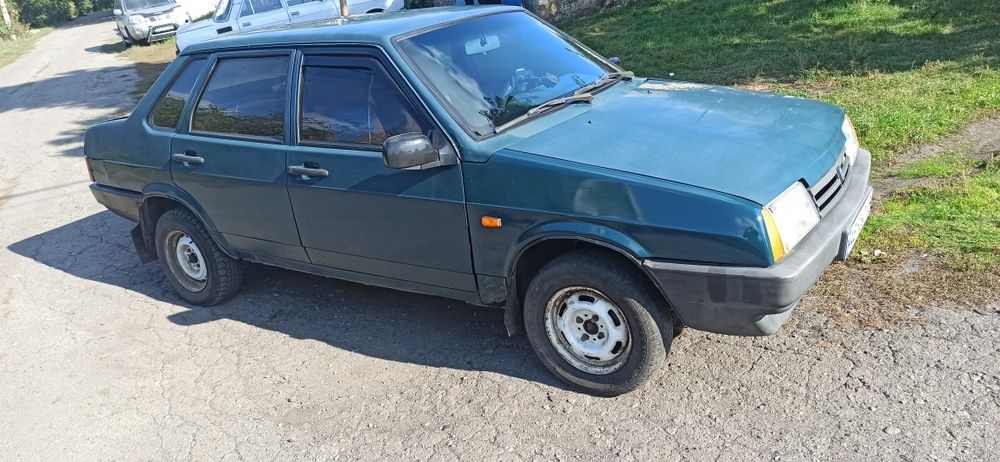 Продаю ваз 21099