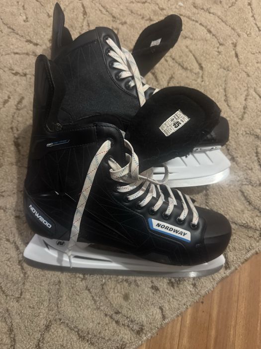 Продам коньки  в хорошем состояние