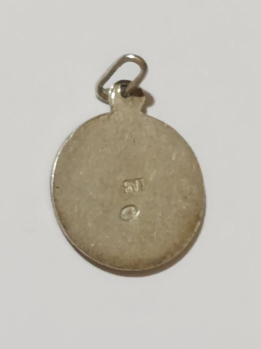 Srebrny stary wisiorek Rytosztuka znak zodiaku wodnik