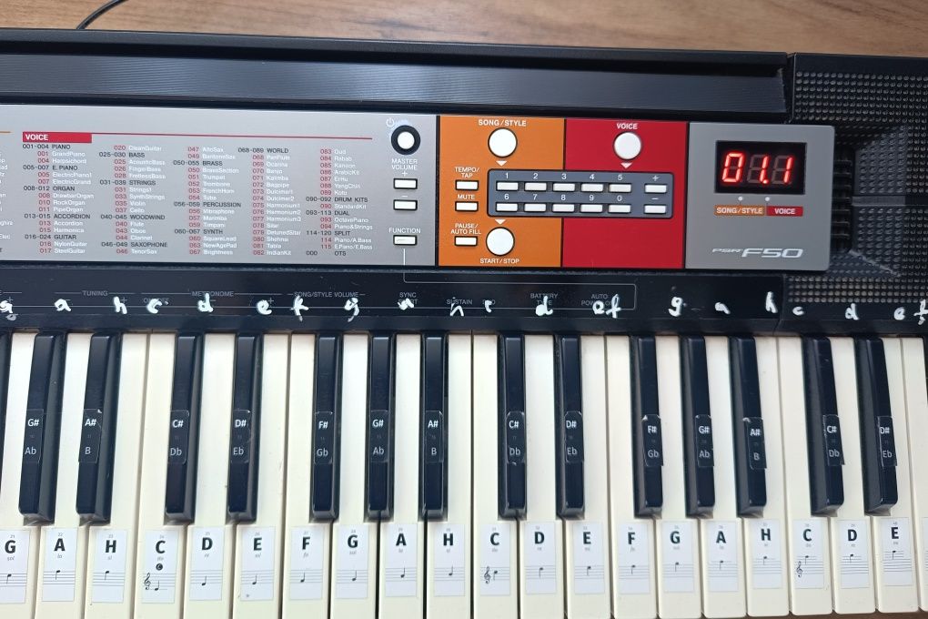 Keyboard Yamaha PSR F50
