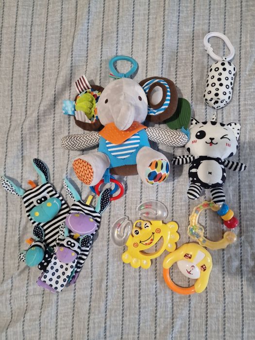 Іграшки для найменших