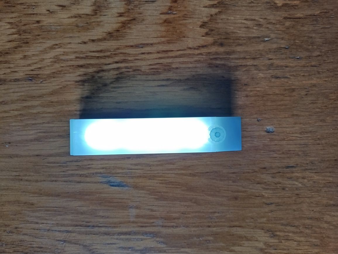 LED светильник с датчиком движения