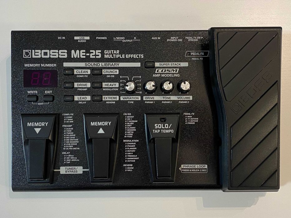 Efekt gitarowy BOSS ME-25