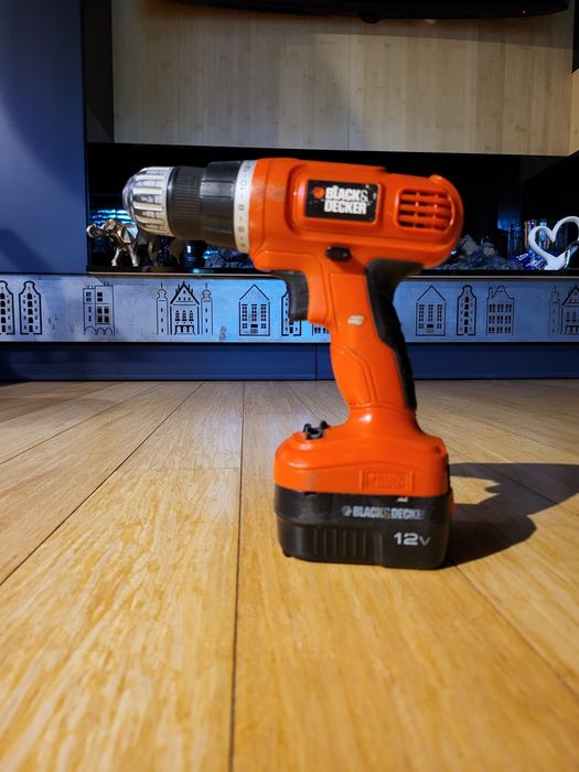 Wkrentarko wiertarka firmy black and decker bardzo dobry stan