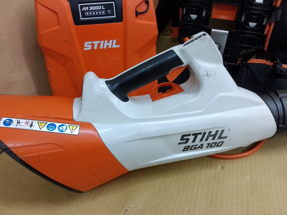 Stihl BGA 100 AR 3000 L Dmuchawa Akumulatorowa z Akumulatorem Plecakow