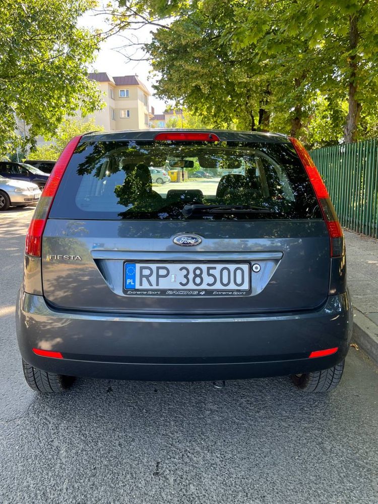 Sprzedam Ford Fiesta, klima, dwa kluczyki