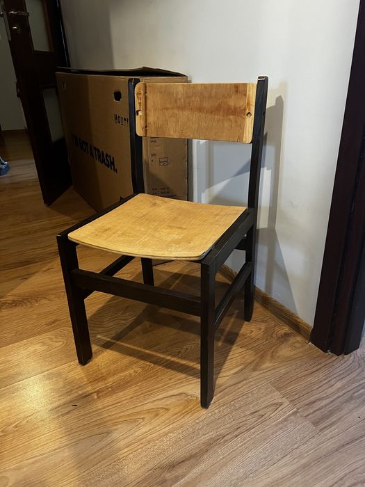 Drewniane krzeslo do obicia