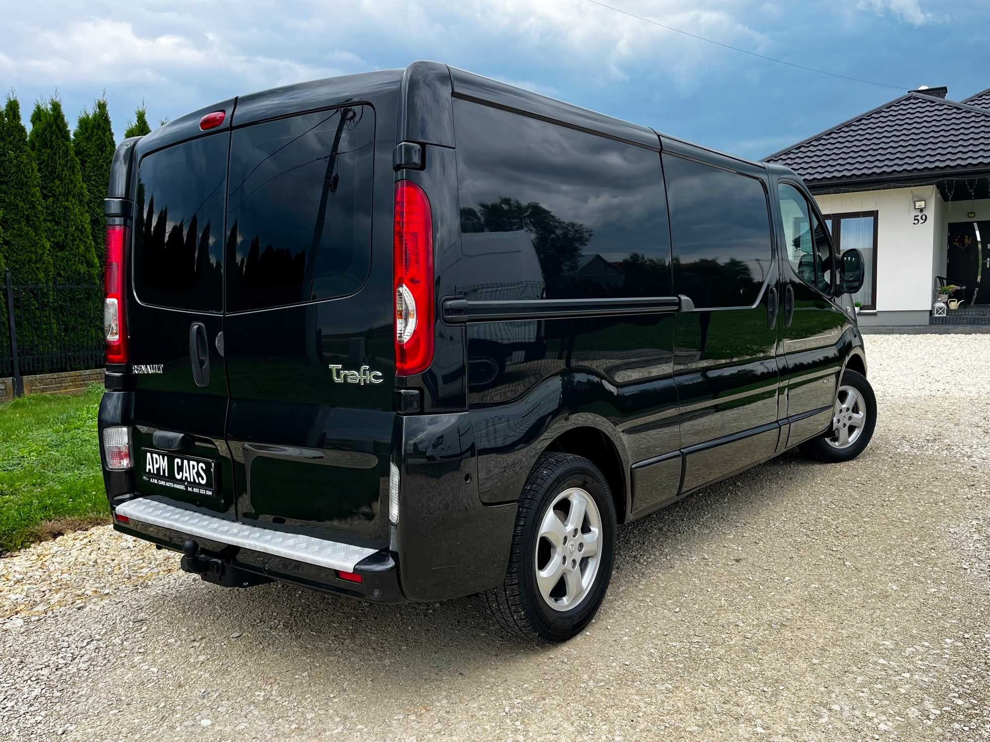 Renault Trafic 2,5 / Long / Black Edition