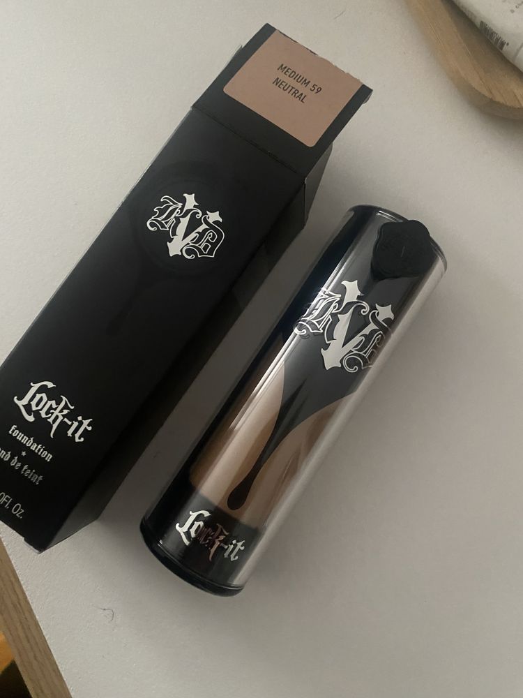 Nowy podkład KVD beauty z sephora