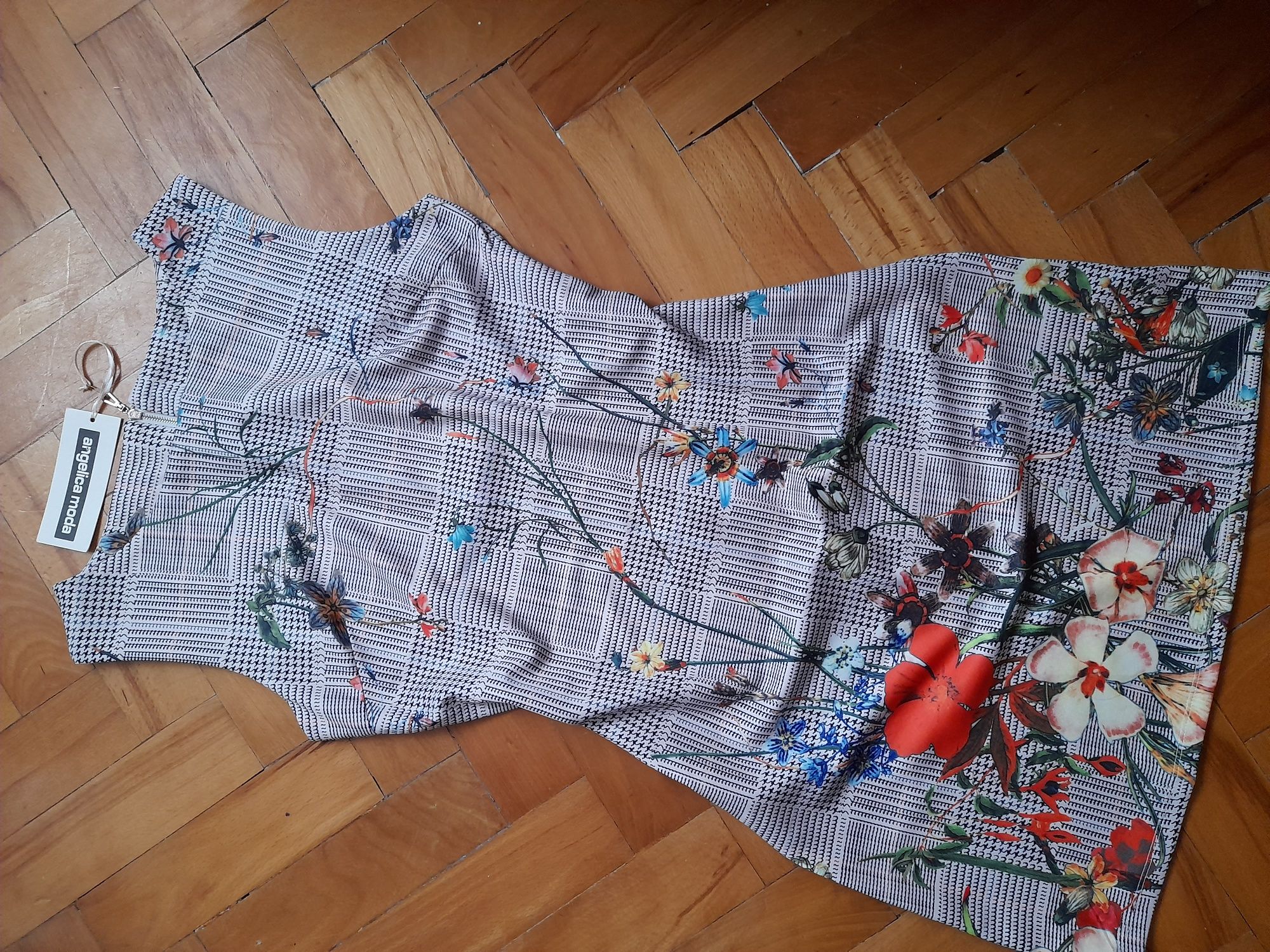 Nowa sukienka w pepitkę wzór motyw kwiatowy 38/40 biurowa do pracy