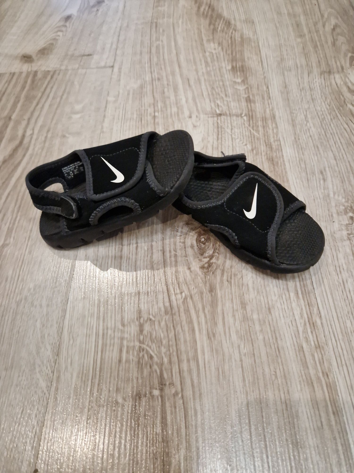 Sandały Nike Sunray Adjust 4 czarne 23.5 , 13 cm. Sandały na rzepy Świ