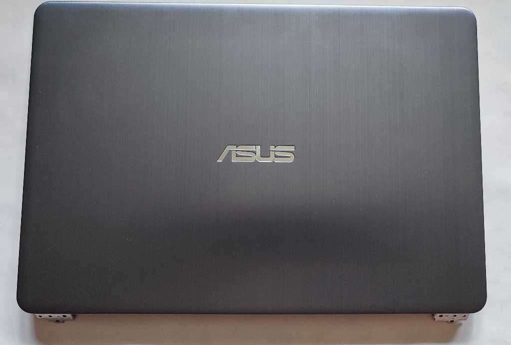 Portátil ASUS VivoBook  8 - GB intel(R) core(TM) i3-1035G1