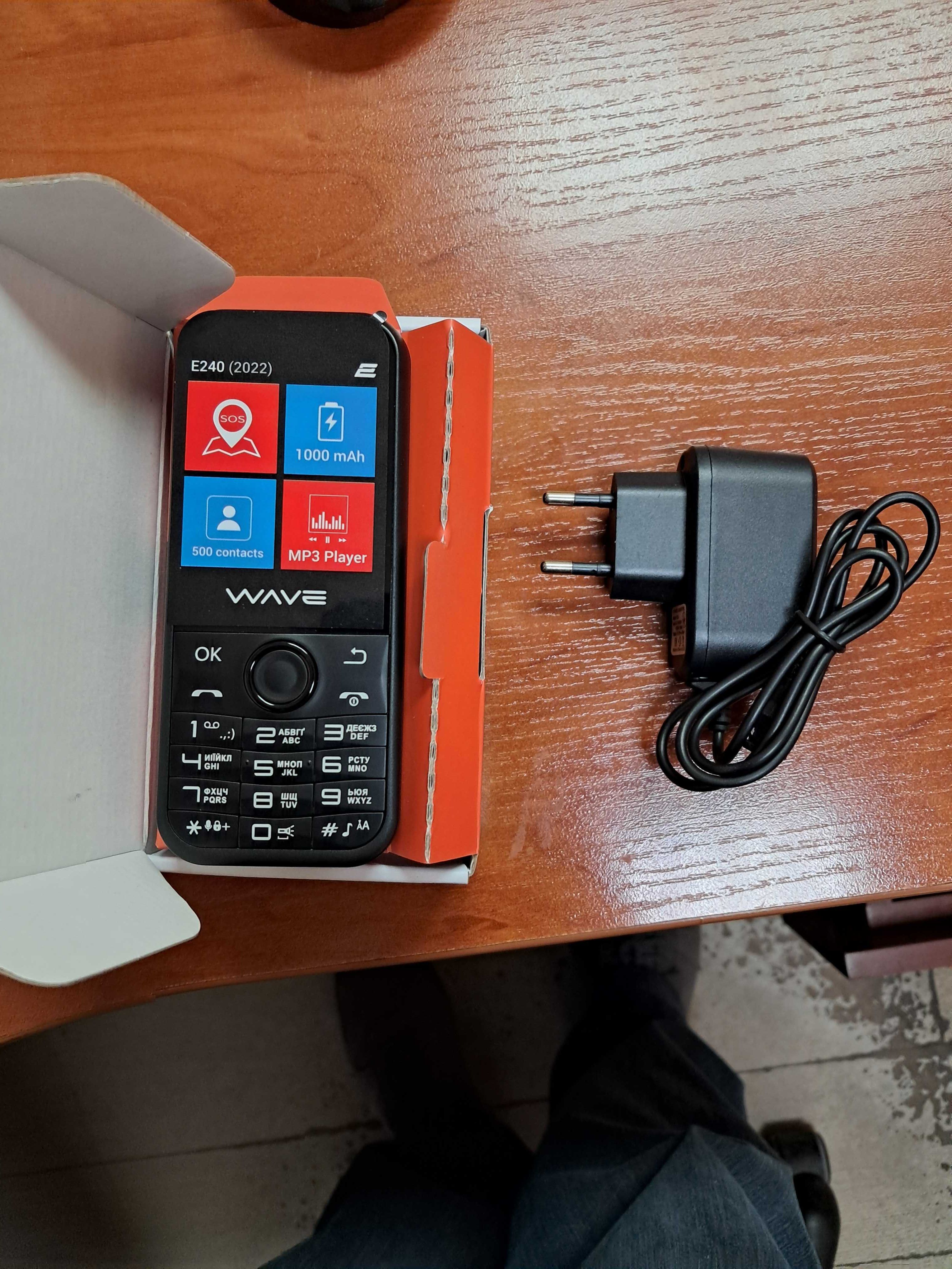 Мобильный телефон 2E E240 2022 Dual SIM