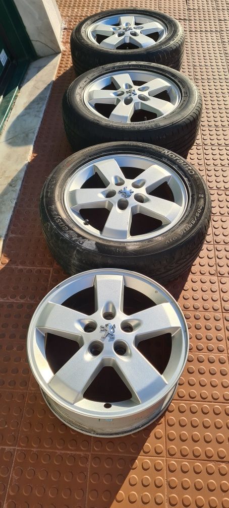Vendo 4 jantes R16  5/108 com 2 pneus semi-novos