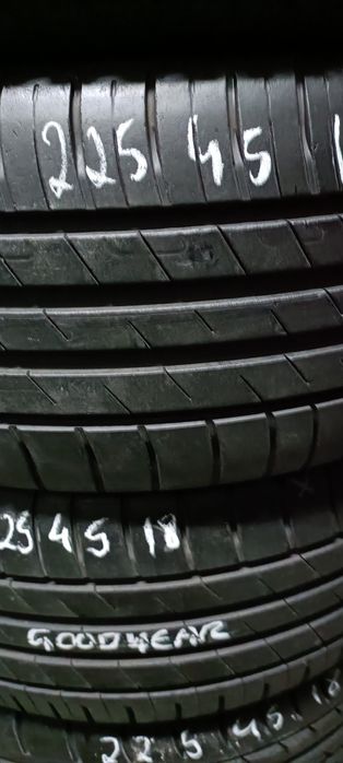 Pneus  225/45/18