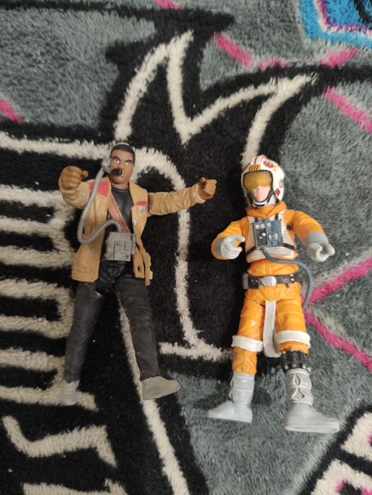 Bonecos Articulados de Coleção em PVC