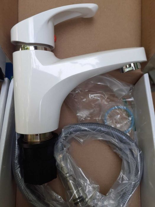 НОВИНКА с Подводкой Смеситель\змішувач\кран для умивальника з пластика