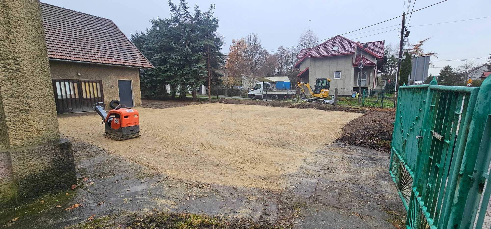 Ziemia Ogrodowa Siana Czarnoziem  Trawniki Piasek Minikoparka Drogi