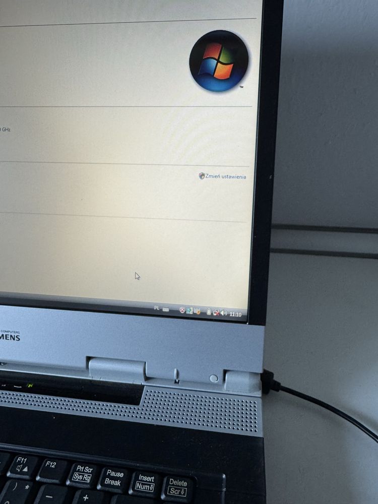 Fujitsu Siemens Amilo PRO V3515 laptop