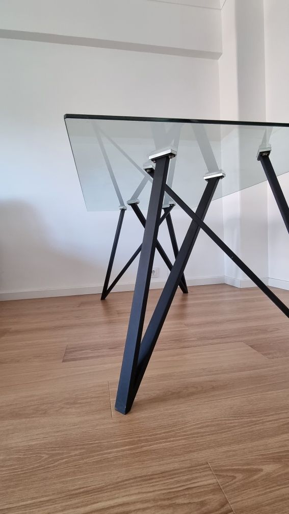 Mesa de refeição em vidro temperado